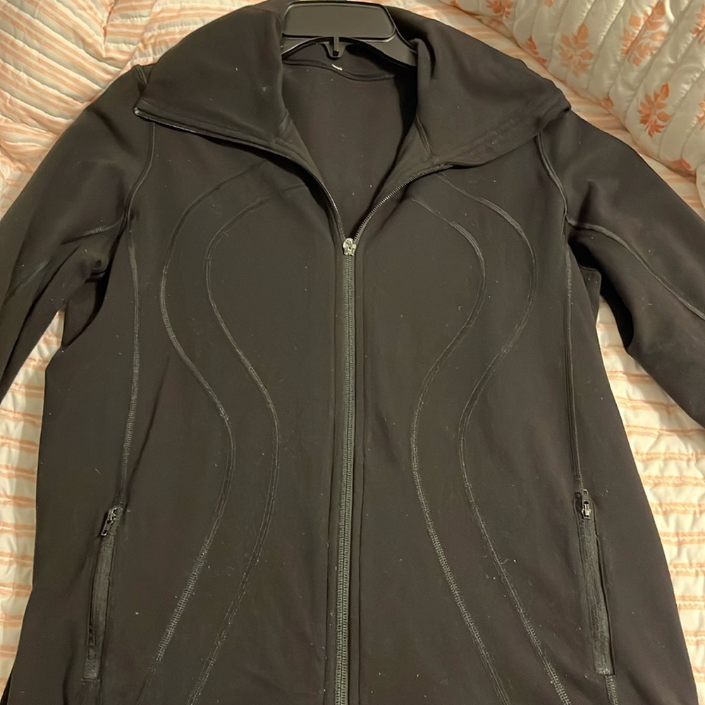 Lulu zip up